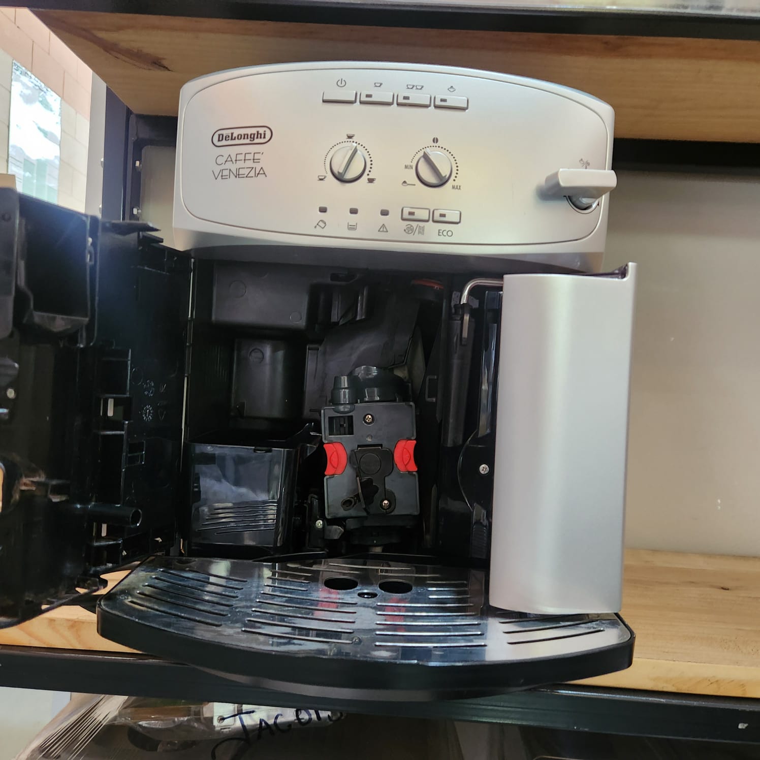 "Maddy" the Delonghi Caffe Venezia - Image 4
